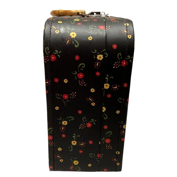 WINTER SHOE BOX PURSE BLACK WITH SKATES SLEDS SKIS BAMBOO HANDLE SUPER CLEAN - Picture 6 of 9